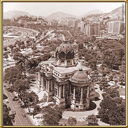 Palácio Monroe projetado pelo general Francisco Souza Aguiar para a Exposição Internacional de Saint Louis, em 1904.
