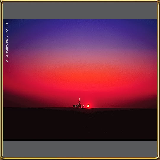 Plataforma de petróleo no mar 