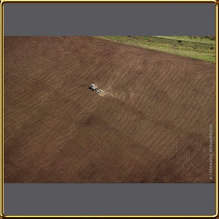 soil work,aerial - gradeando solo,aerea